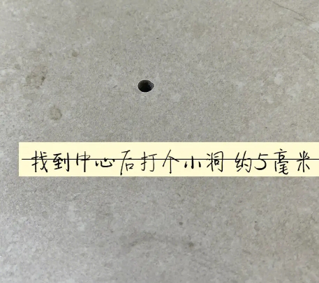 巩义瓷砖空鼓维修公司专业解答在瓷砖铺贴过程中，如果砂料搅拌不均匀，将会带来以下问题